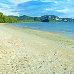 หาดนพรัตน์ สถานที่ท่องเที่ยวของกระบี่ที่ชายหาดยาวมาก